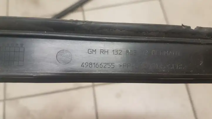 Opel Astra J (2009 - 2012) 498166255 Накладка стоек лобового стекла — фото 4
