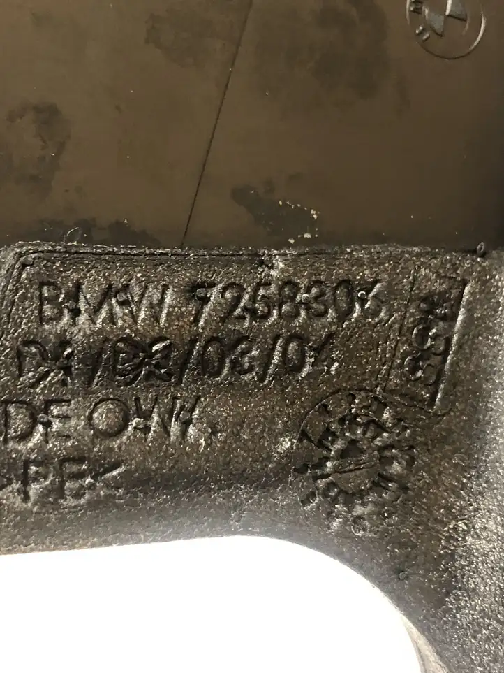 BMW 3 F30 F35 F31 (2012 - 2018) 51357258308 Накладка стекла задней двери — фото 3
