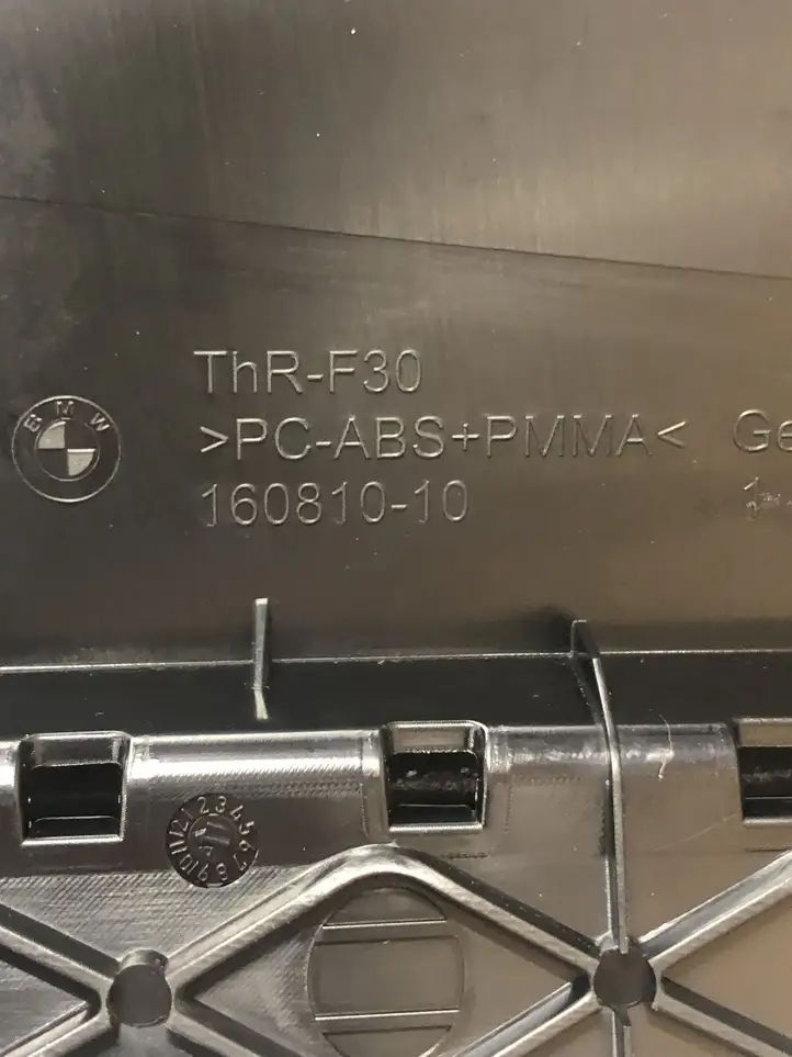 BMW 3 F30 F35 F31 (2012 - 2018) 51357258308 Накладка стекла задней двери — фото 6