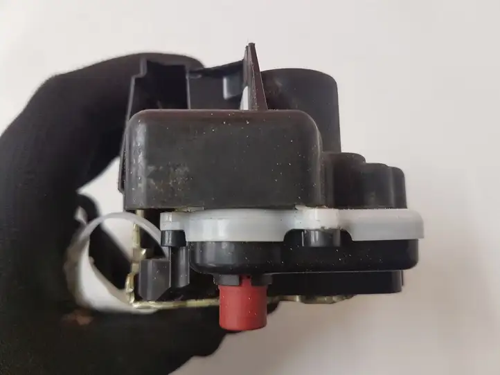 Citroen C5 (2004 - 2008)   Замок задней двери