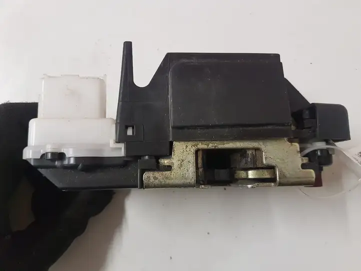 Citroen C5 (2004 - 2008)   Замок задней двери