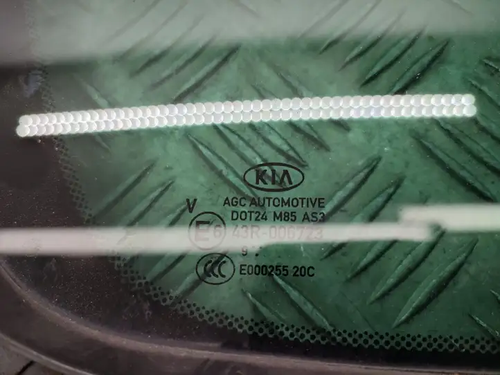 Kia Sportage (2018 - 2021) Форточка двери — фото 2