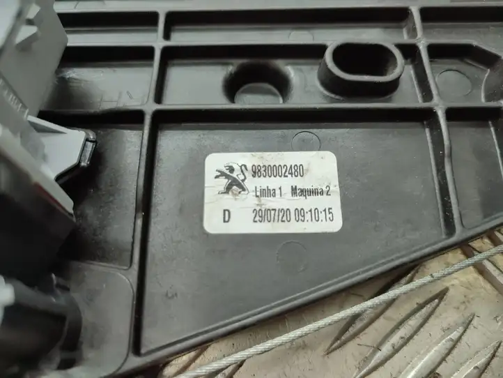 Peugeot 2008 II (2019 - )  9830002480 Передний комплект электрического механизма для подъема окна