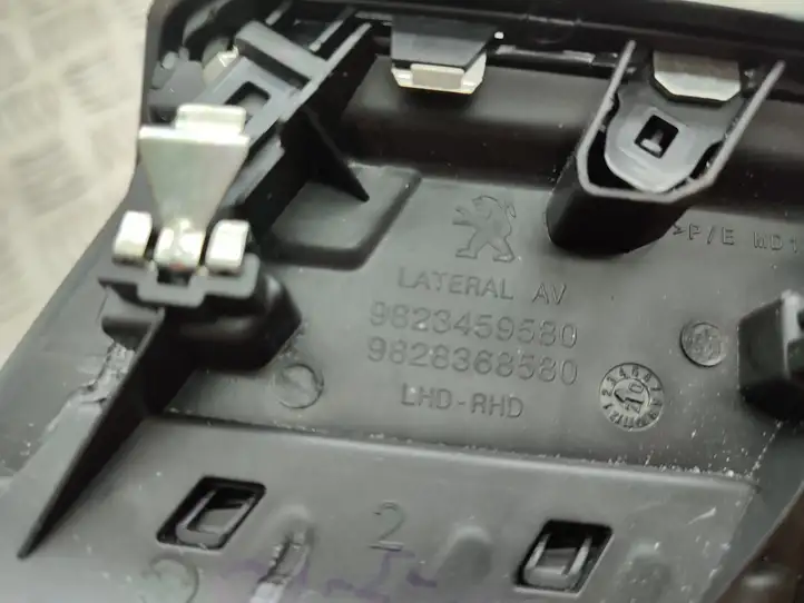 Peugeot 2008 II (2019 - )  982836850X Боковая воздушный дефлектор