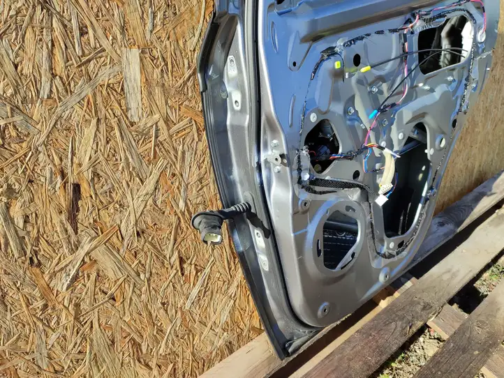 Mitsubishi Outlander (2018 - 2021)   Задняя дверь