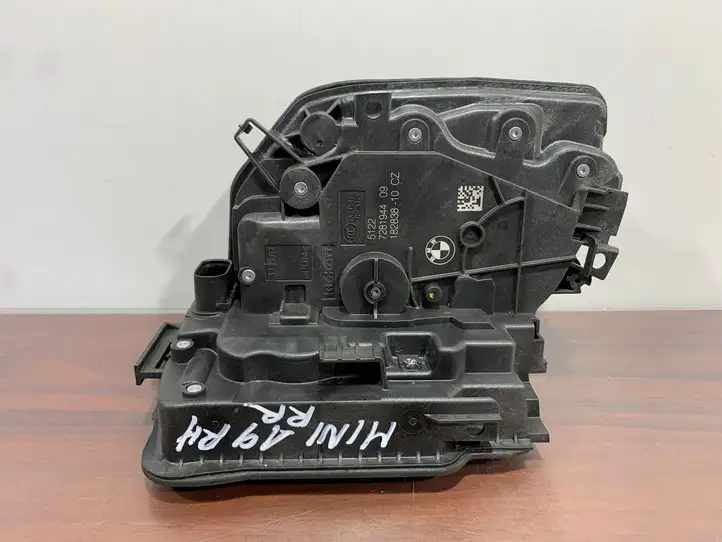 Mini Cooper Countryman F60 (2016 - 2020) 728194409 Замок задней двери — фото 1