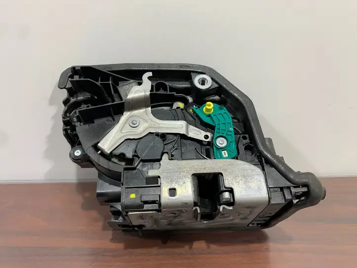 Mini Cooper Countryman F60 (2016 - 2020) 728194409 Замок задней двери — фото 4