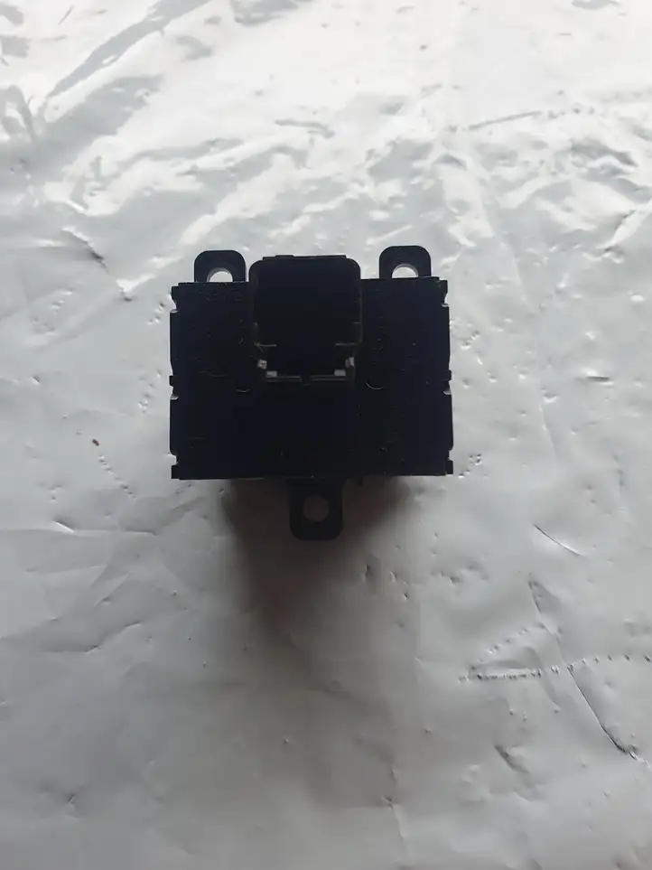 Dodge Challenger (2014 - )  10094190 Другие включатели / ручки/ переключатели