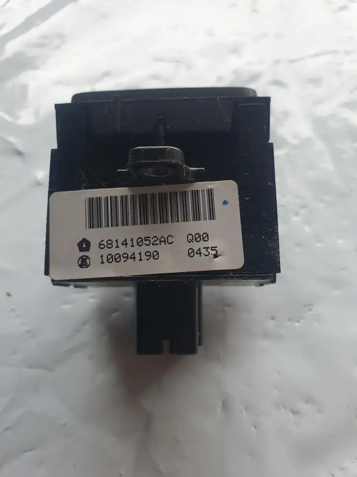 Dodge Challenger (2014 - )  10094190 Другие включатели / ручки/ переключатели