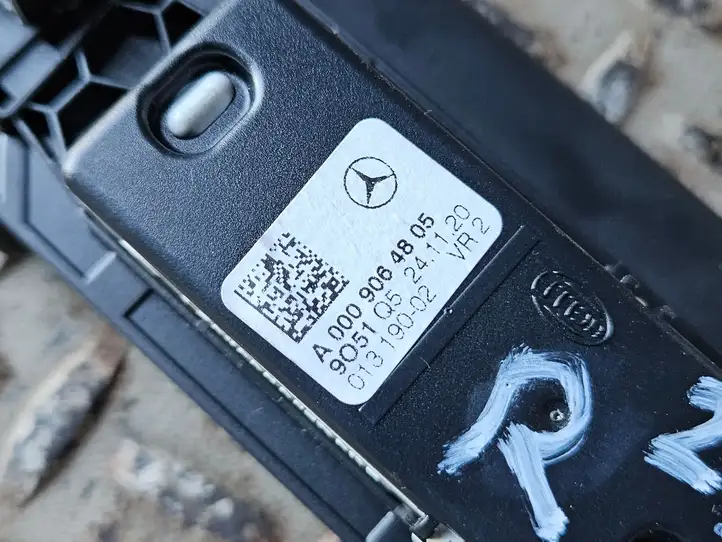 Mercedes-Benz A W177 (2018 - ) A0009064805 Потолочная ручка задняя — фото 5