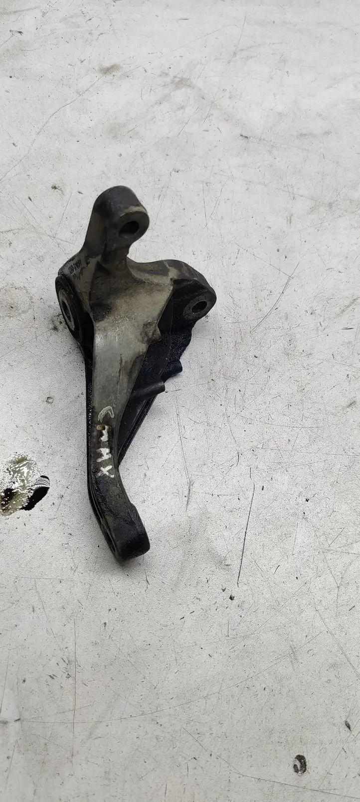 Ford Focus C-MAX (2003 - 2010)  3m516p093 Кронштейн крепления коробки передач