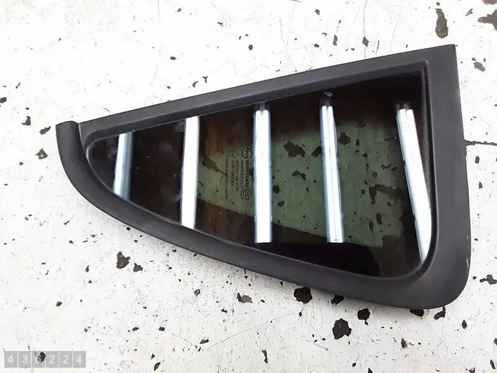 Kia Soul (2011 - 2014) E443R000083 Форточка двери — фото 1