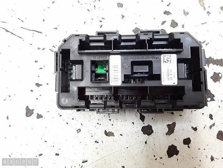 BMW 3 F30 F35 F31 (2012 - 2018) 938906801 Блок предохранителей — фото 2
