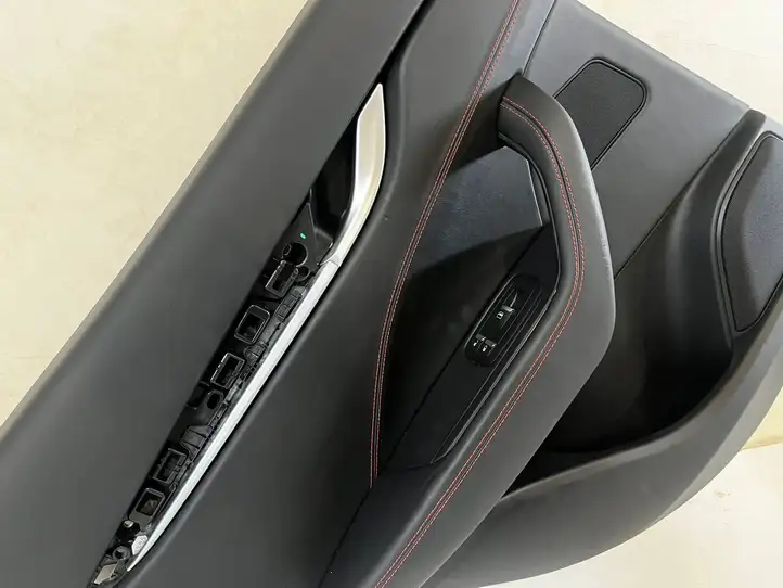 Maserati Levante (2017 - ) 6700476490 Обшивка задней двери — фото 3
