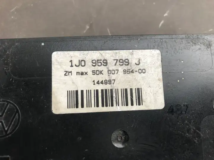 Audi A4 S4 B7 8E 8H (2004 - 2009) 1J0959799J Модуль комфорта — фото 4