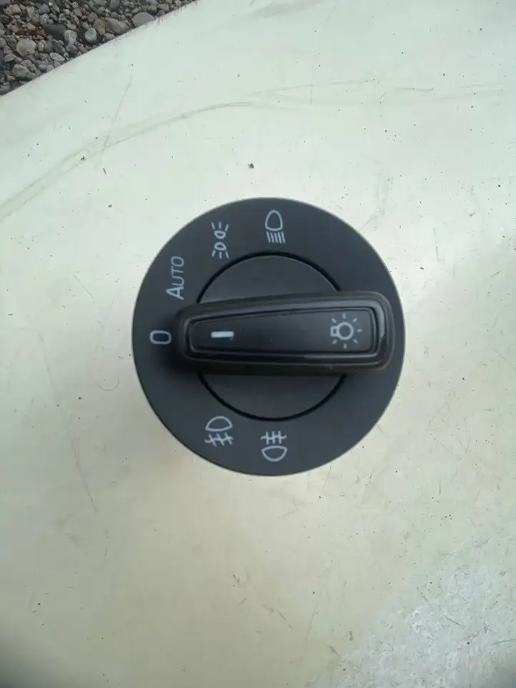 Skoda Octavia Mk3 (5E) (2013 - 2019) 5E0941431D Включатель фонарей — фото 3
