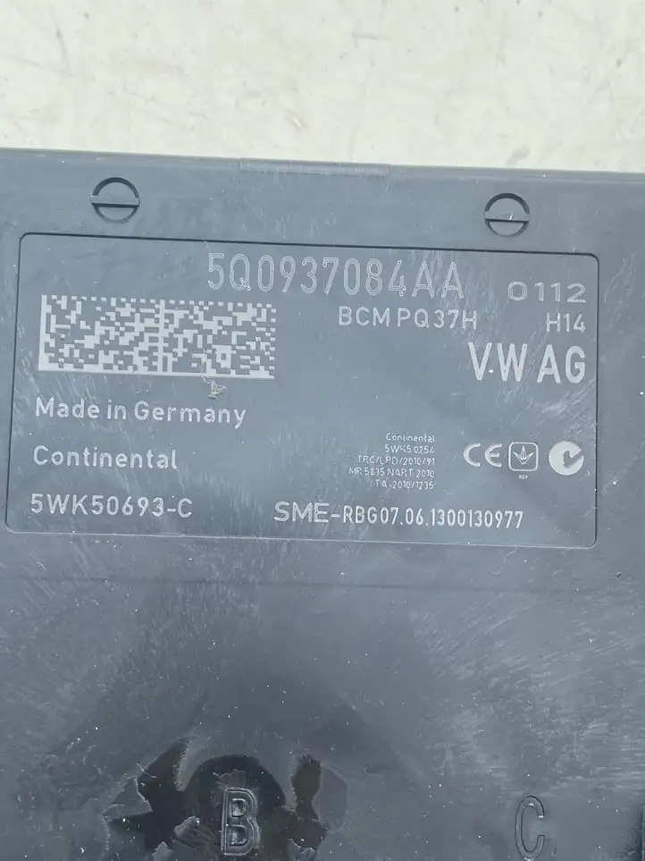 Skoda Octavia Mk3 (5E) (2013 - 2019) 5Q0937084AA Модуль комфорта — фото 5