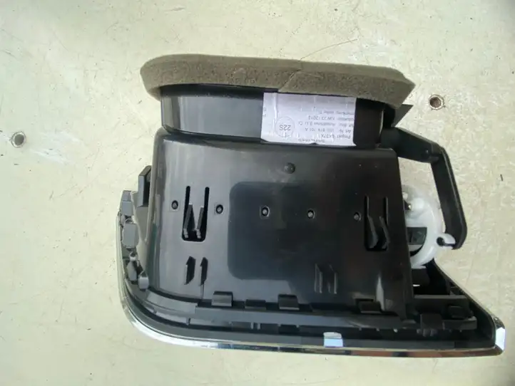 Skoda Octavia Mk3 (5E) (2013 - 2019) 5E0819701A Боковой воздушный дефлектор — фото 1