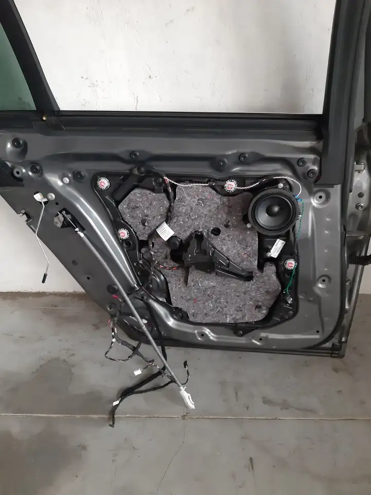 BMW 7 G11 G12 (2015 - 2022)   Задняя дверь