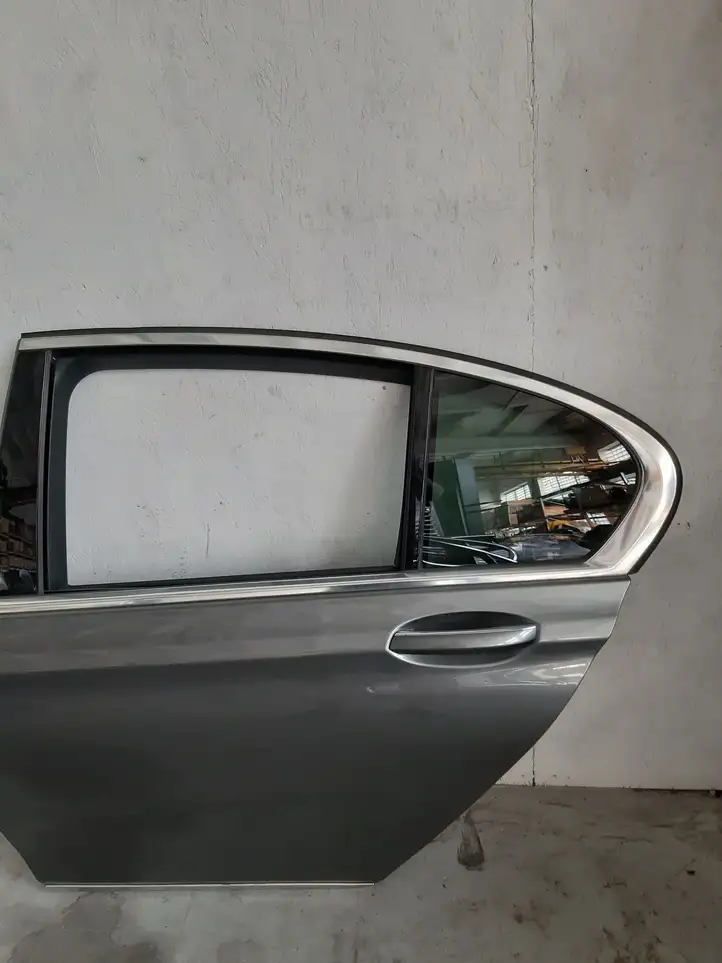 BMW 7 G11 G12 (2015 - 2022)   Задняя дверь