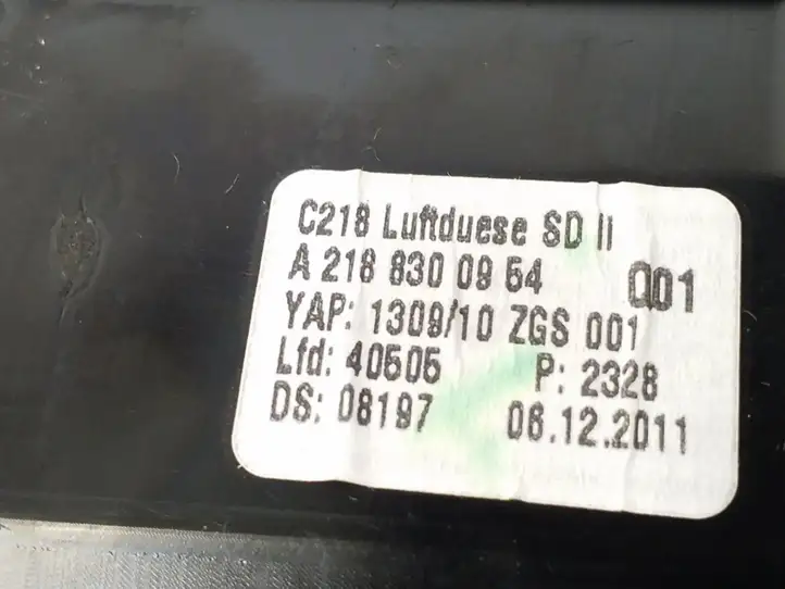 Mercedes-Benz CLS C218,X218 (2011 - 2017) A2188300154 Боковой воздушный дефлектор — фото 3