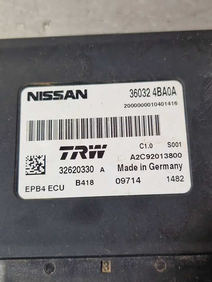 Nissan X-Trail T32 (2014 - 2021) 360324BA0A Блок управления стояночным тормозом — фото 3