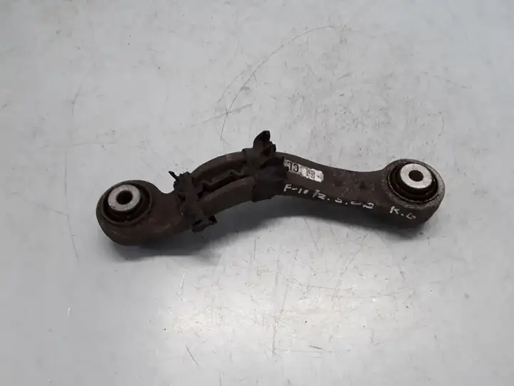 BMW 5 F10 F11 (2009 - 2016)  6782135 Рычаг