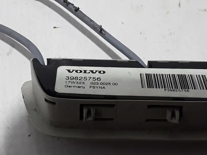 Volvo XC60 (2017 - ) 39825756 Твитер передней двери — фото 2