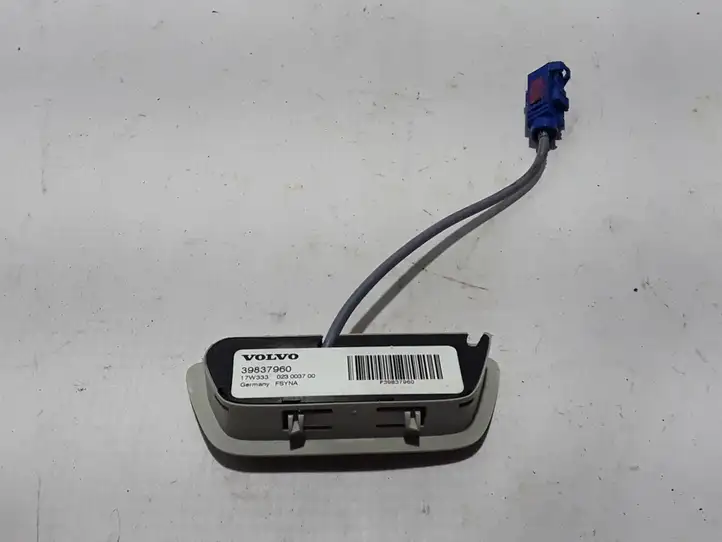 Volvo XC60 (2017 - )  39837960 Громкоговоритель (громкоговорители) высокой частоты в передних дверях