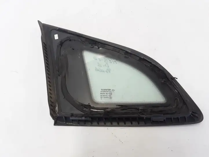 Renault Megane III (2009 - 2016)  833060008R Заднее боковое стекло кузова