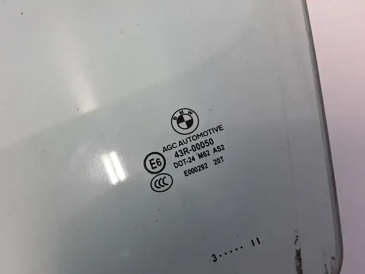 BMW 5 F10 F11 (2009 - 2016)  7182109 Основное стекло передних дверей (четырехдверного автомобиля)