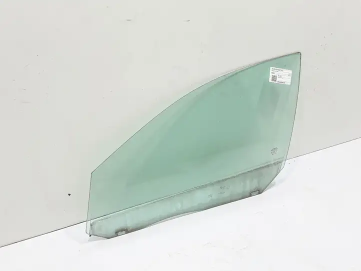 Volvo V70 (2007 - 2013)  8693973 Основное стекло передних дверей (четырехдверного автомобиля)