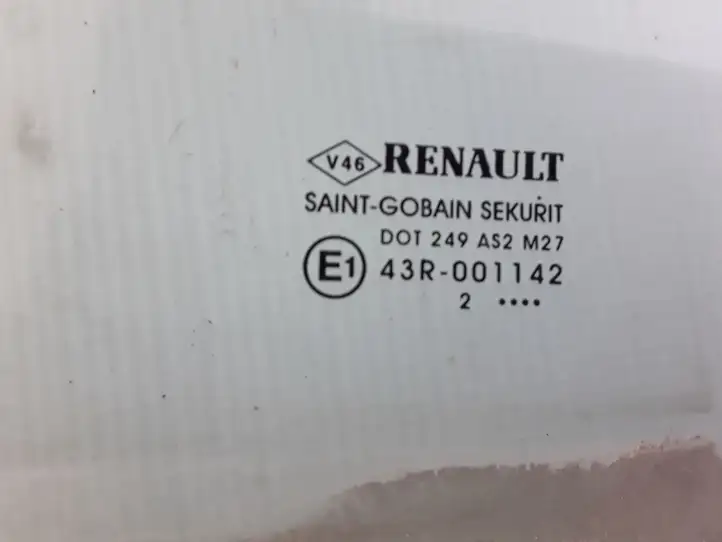 Renault Megane III (2009 - 2016) 823000007R Стекло задней двери — фото 4