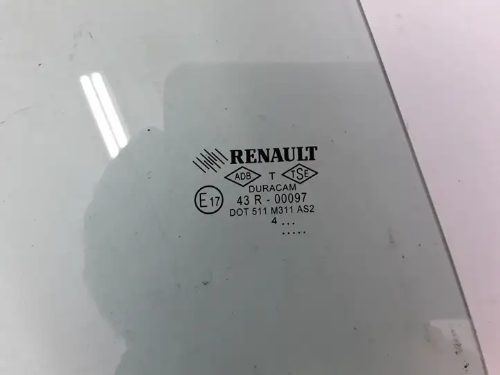 Renault Clio IV (2012 - 2019) 823004494R Стекло задней двери — фото 1
