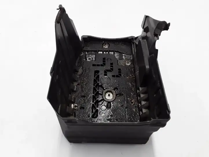 Volvo XC60 (2008 - 2013) Держатель аккумулятора — фото 2