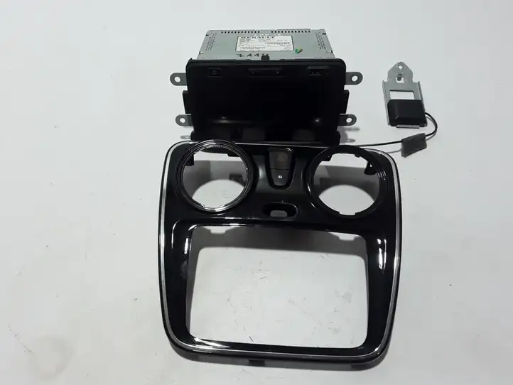 Dacia Lodgy (2012 - 2021)  281157850R Радио/ проигрыватель CD/DVD / навигация