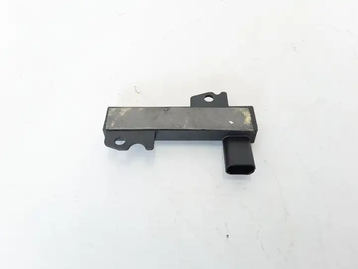 Volvo XC60 (2013 - 2017)   Усилитель антенны