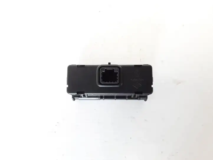 Renault Megane III (2009 - 2016)   Радио/ проигрыватель CD/DVD / навигация