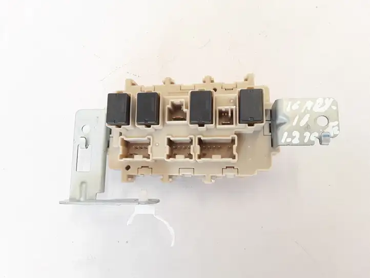 Renault Kadjar (2015 - 2018) Блок предохранителей — фото 4
