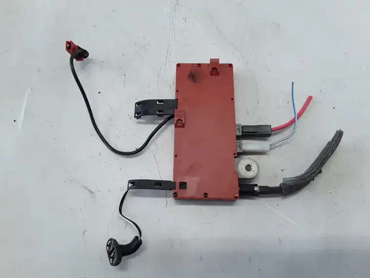 Volvo S80 (1998 - 2004)   Усилитель антенны