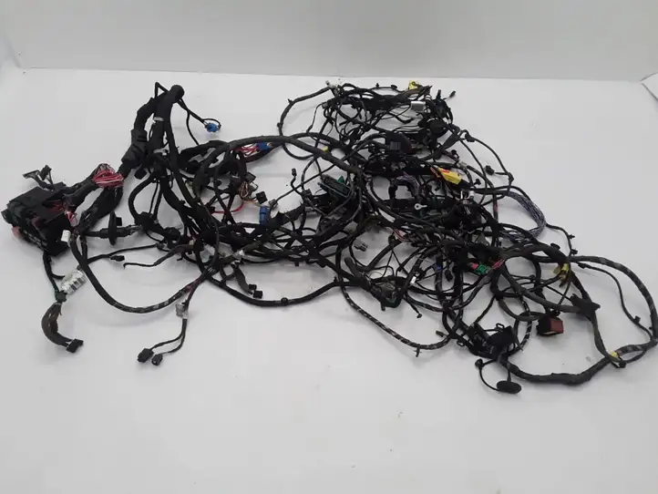 Renault Latitude (L70) (2010 - 2014) 240368020R Прочая электропроводка — фото 1