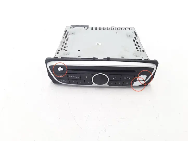 Renault Megane III (2009 - 2016)  281150030R Радио/ проигрыватель CD/DVD / навигация