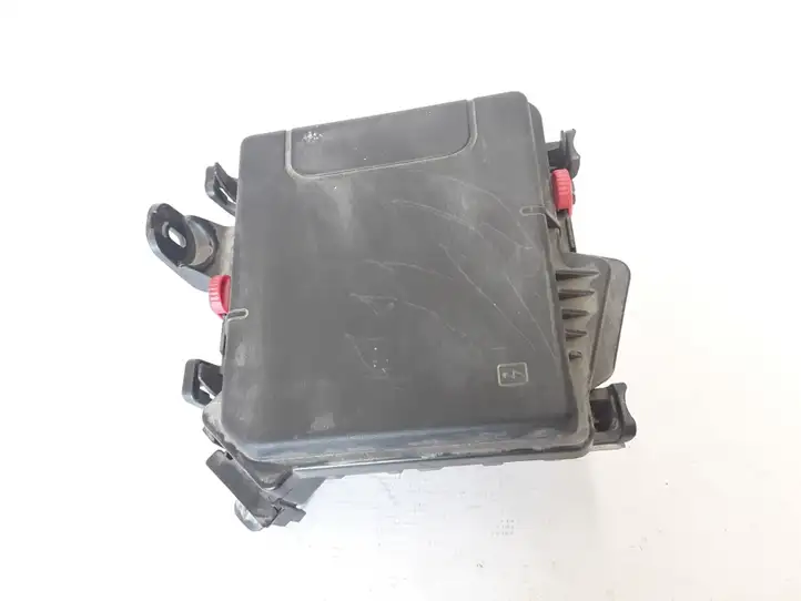 Renault ZOE (2012 - )  284B03998R Блок предохранителей