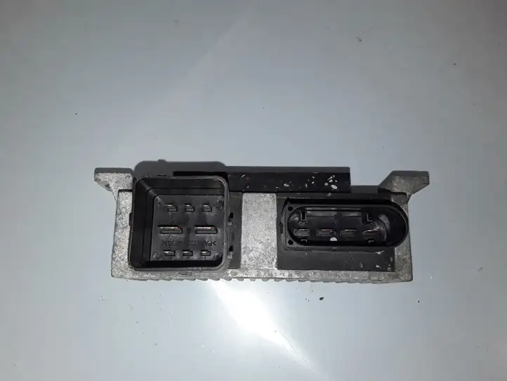 Renault Trafic II (X83) (2002 - 2014) 8200558438 Реле накала свечей — фото 2