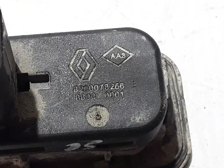 Renault Scenic II - Grand scenic II (2003 - 2006) 8200078268 Кнопка закрытия крышки багажника — фото 2