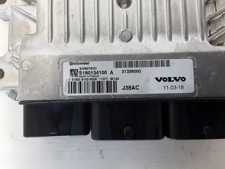 Volvo V50 (2008 - 2012) 31336000 Блок управления двигателем (ЭБУ) — фото 3