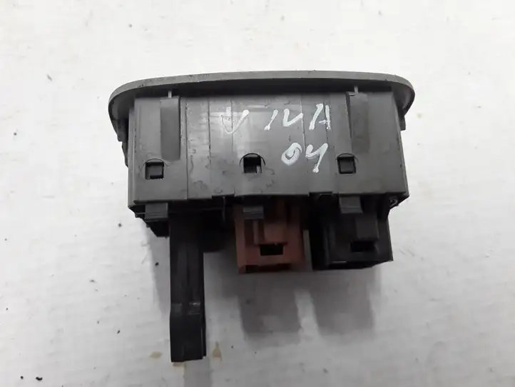 Opel Vivaro (2001 - 2006) 7700313155 Кнопка обогрева стекла — фото 3