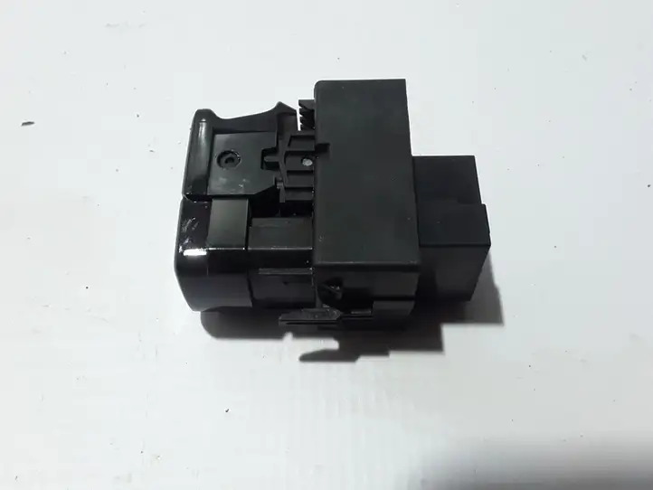 Volvo XC40 (2017 - ) 31456219 Кнопка ручного тормоза — фото 4