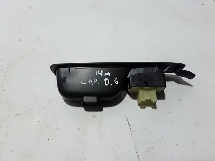 Renault Captur (2013 - 2020) 829614619R Кнопка стеклоподъемников — фото 2