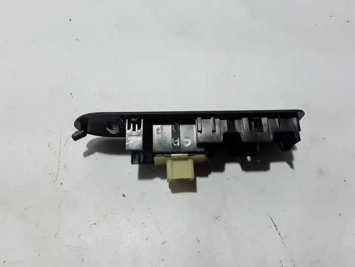 Renault Captur (2013 - 2020) 809602454R Кнопка стеклоподъемников — фото 2